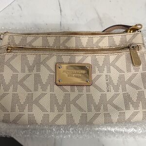 MICHAEL KORS MK Beige Jet Set Belt Bag Purse Zip Clutch Wristlet Wallet Handbag